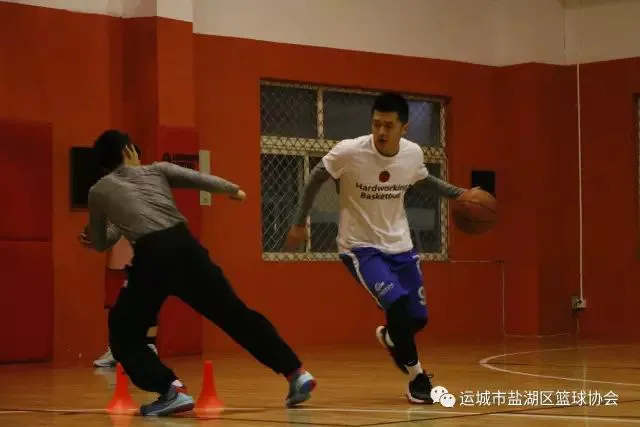 如何通过团队训练提升分卫配合能力_1